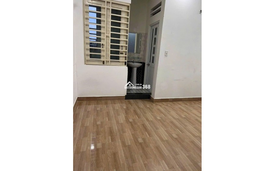 CHỈ hơn 6 tỷ có ngay NHÀ VIP Cách Mạng t8 q10-hẻm xe hơi-có ban công thông thoáng